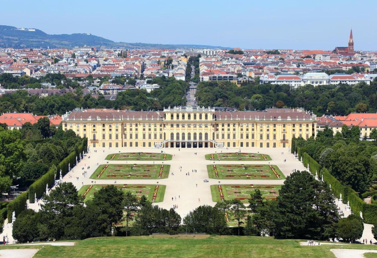 Apartment Near Schonbrunn Palace