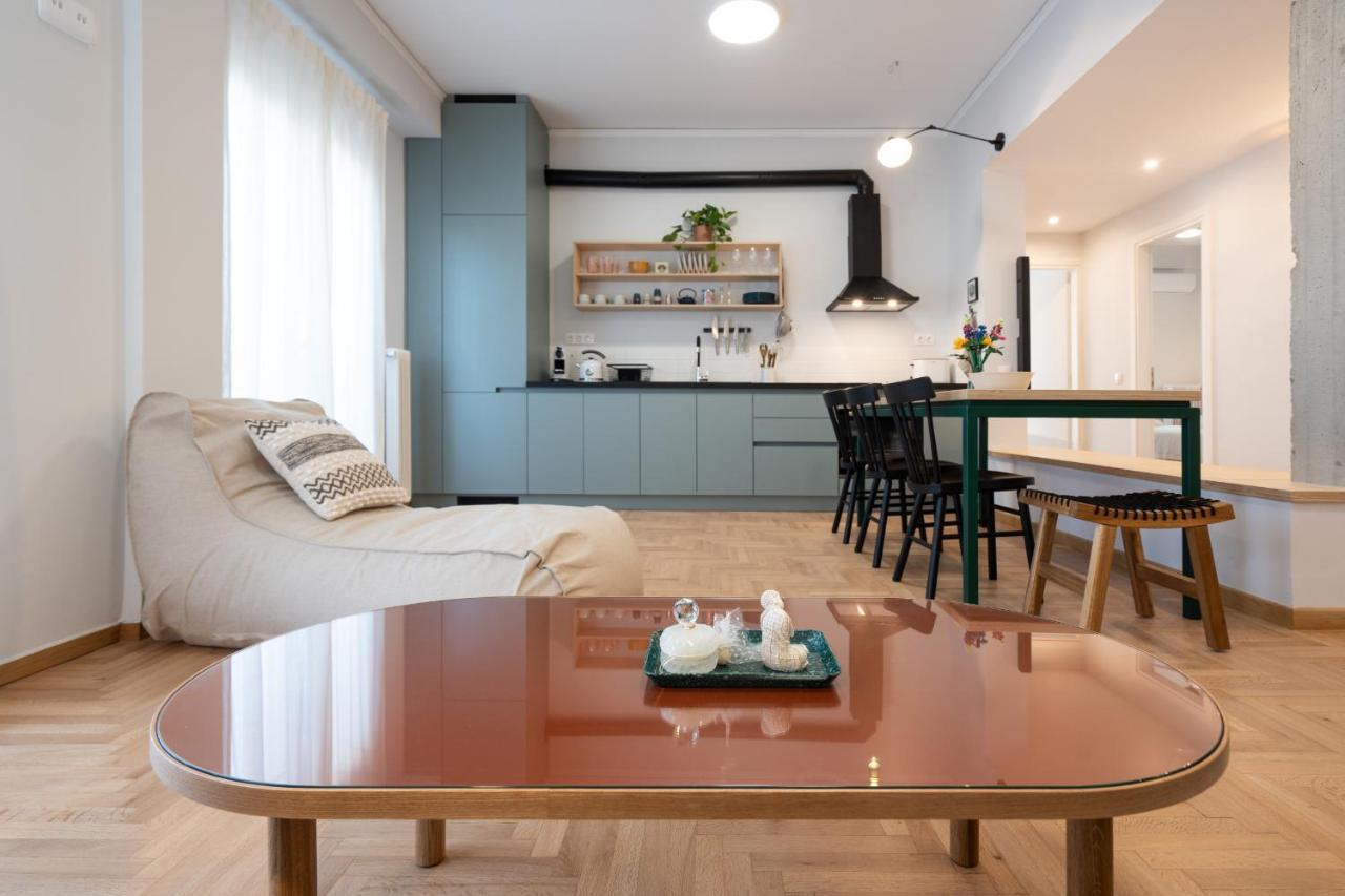 3br Petralona Escape