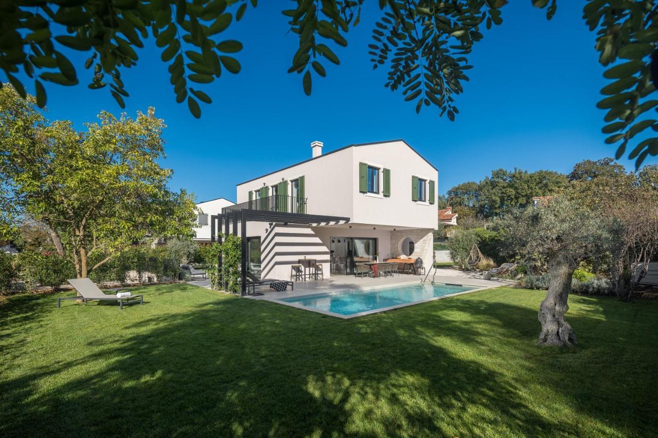 Villa With Pool In Porec