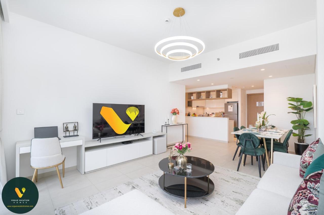 Vogue Vacation Homes, Vacation Homes, Downtown Views II with Direct Access To Dubai Mall Via a Climate Controlled Bridge, Two Bedroom Apartment with Balcony And Burj Khalifa View