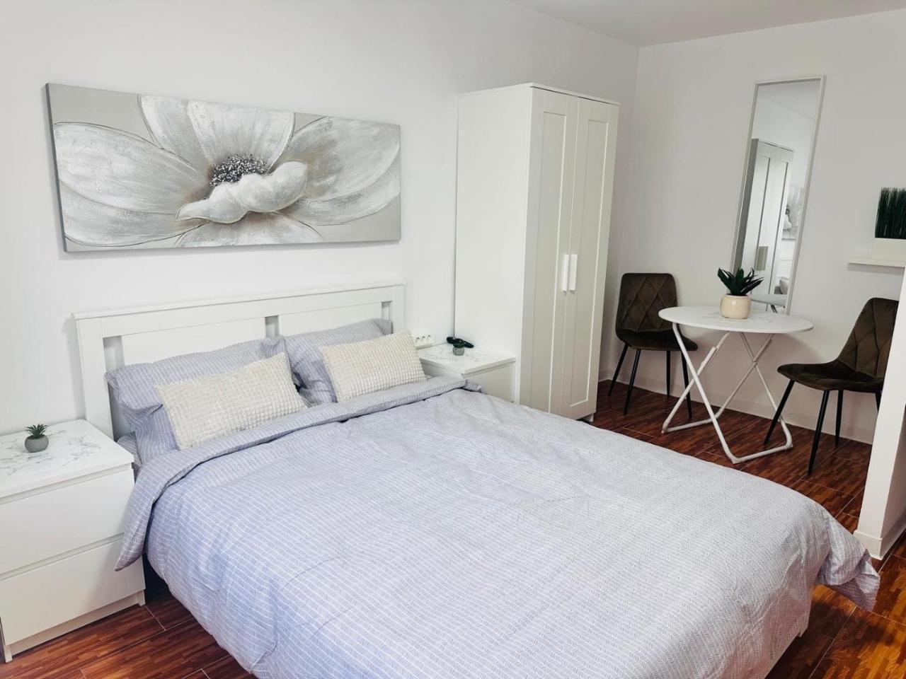 One Room Apartment Ptm 2