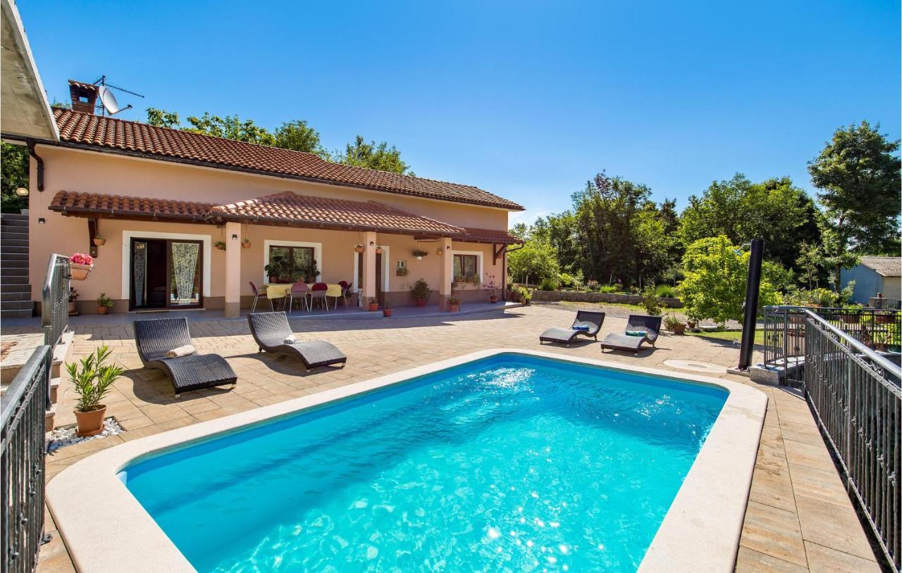 Gorgeous Home In Veli Brgud With Wifi