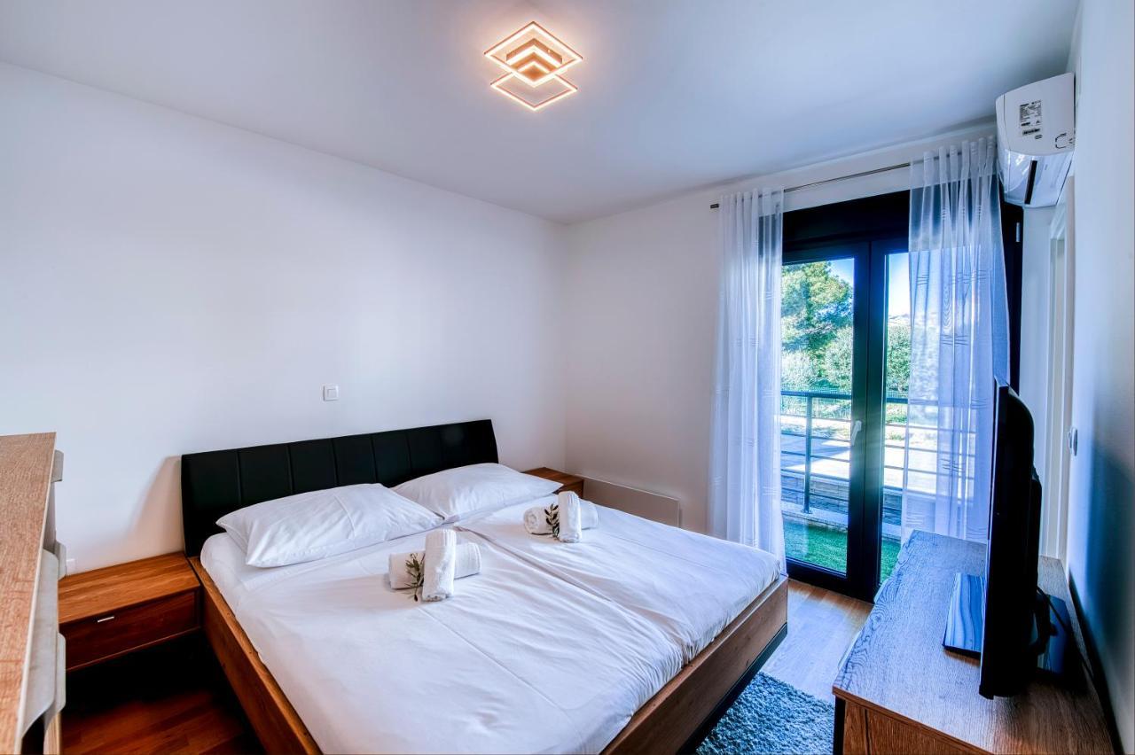 New Apartment Budinski 1st Row & Pool