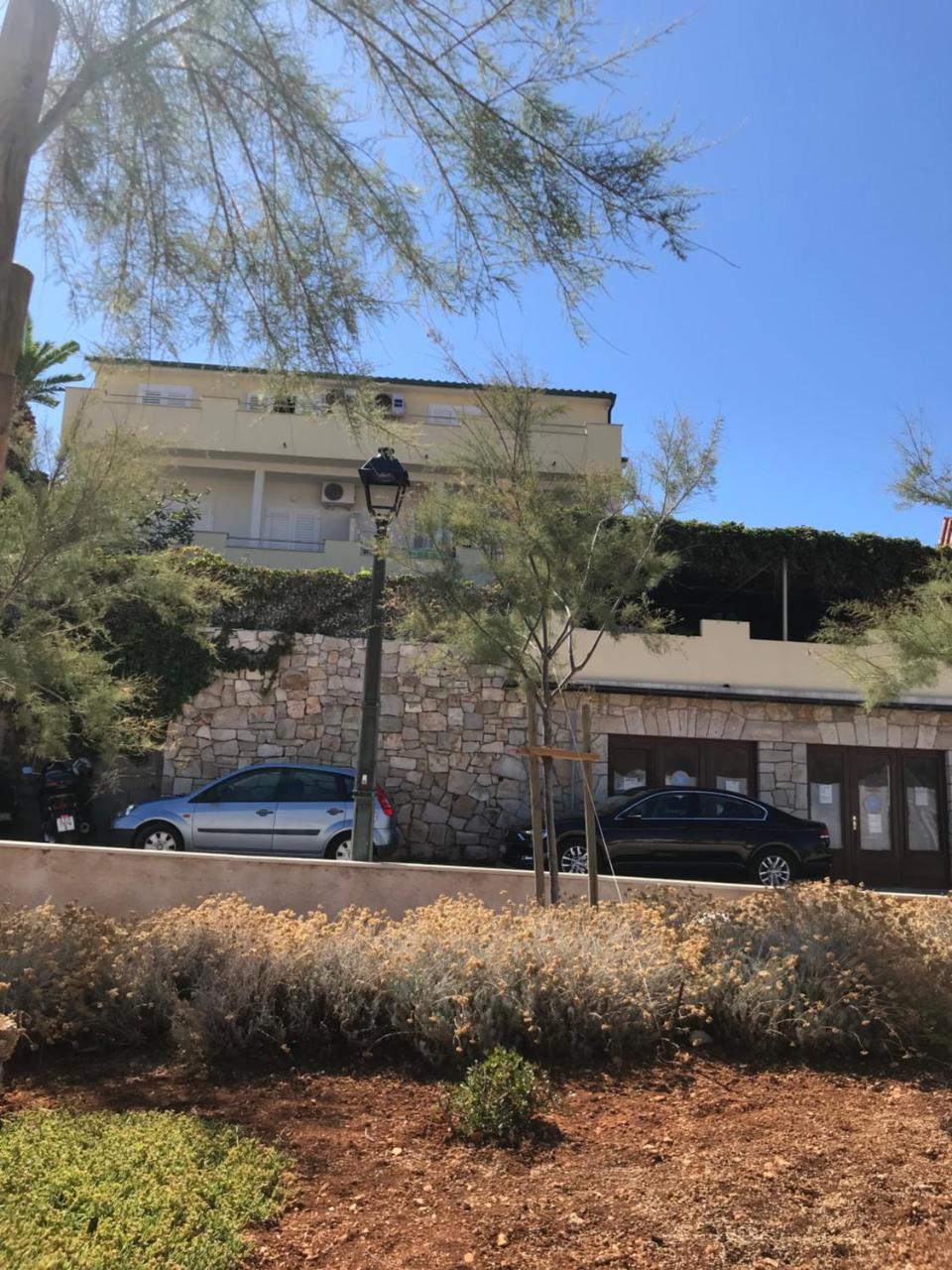 Gallery For Two, Near The Beach & The Center Of Jelsa