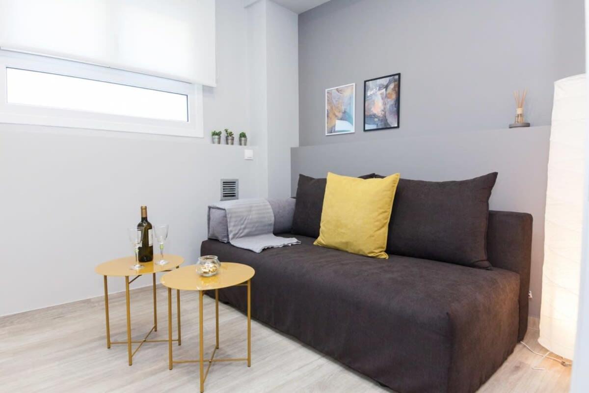 Brand New Flat Near Lycabettus Hill by Luckeys