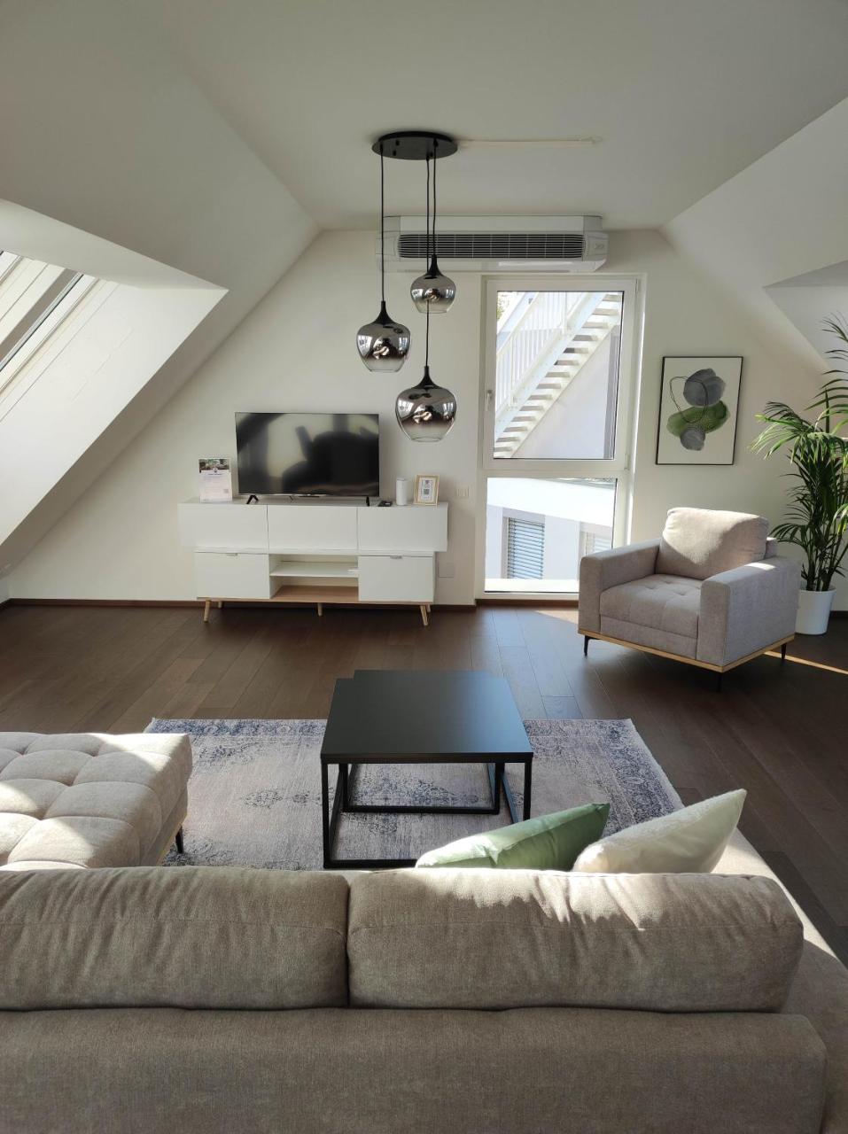 Luxus Penthouse Gegenuber Vienna International Centre Und Kaiserwasser