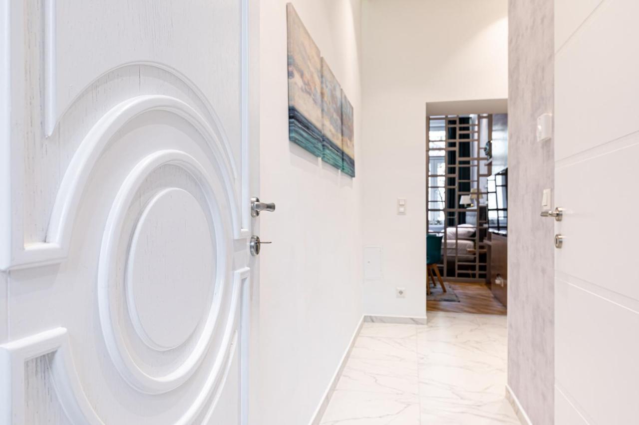 Zeus Design Apartments