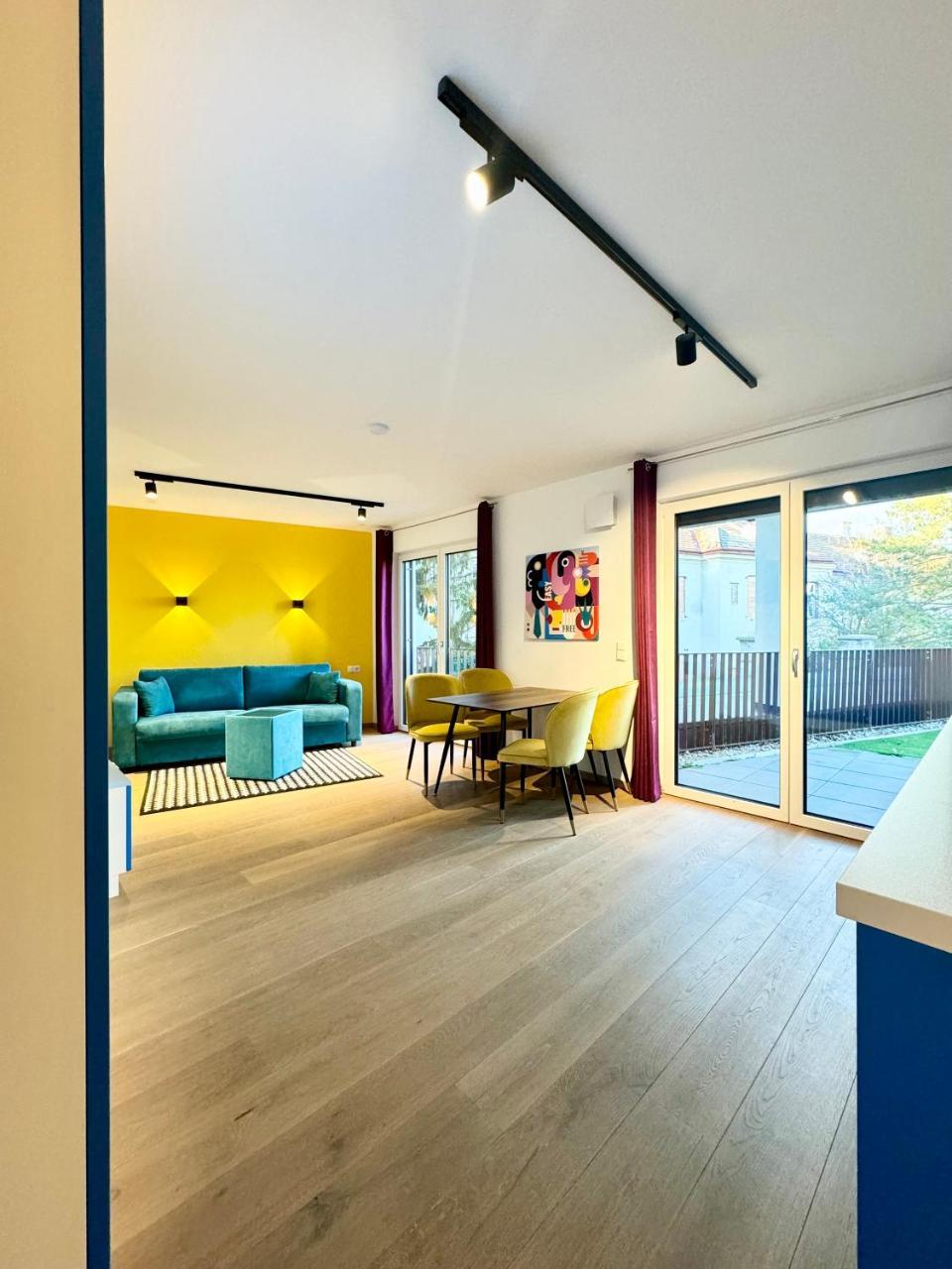Sunshine Apartment Mit Terrasse