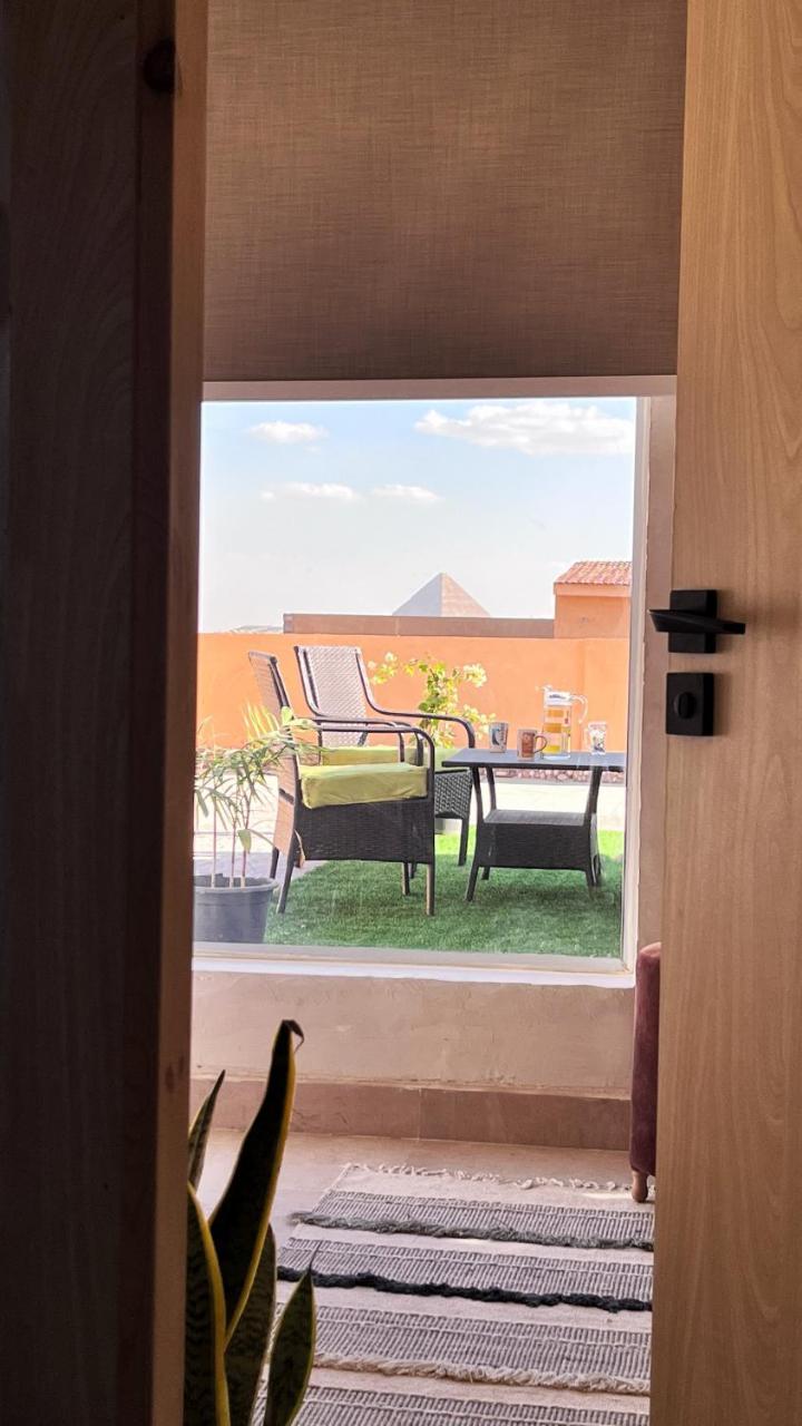 Boho Getaway with Pyramids View & Jacuzzi