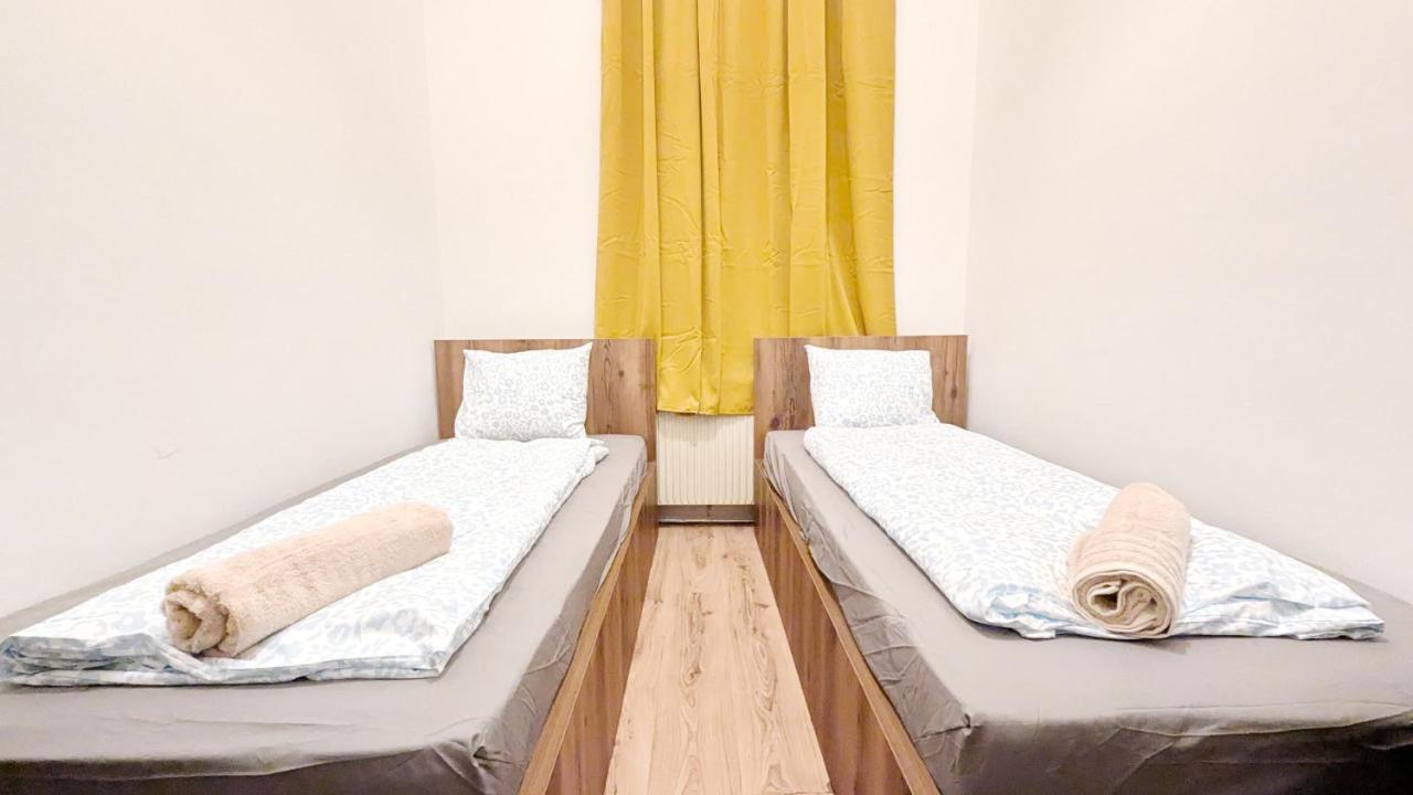 Spacious Rooms 15 Min From Airport & City Center, 5 Min From Vienna Main-bus Station Ez 1-9