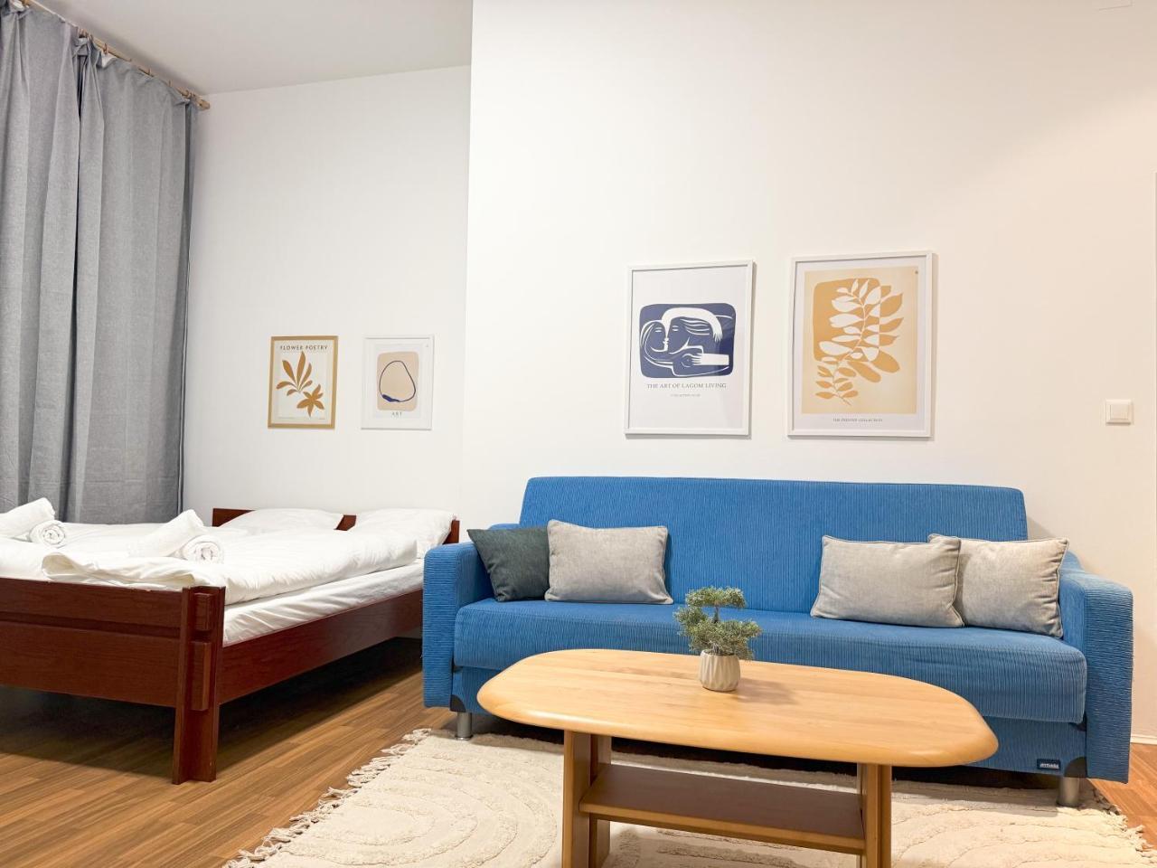 Free Parking & 2 Bedrooms