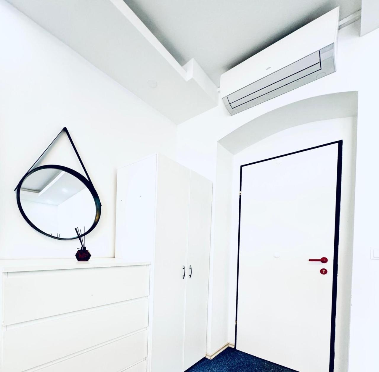Bright Stay, Private Room Only 13min To Belvedere Palace