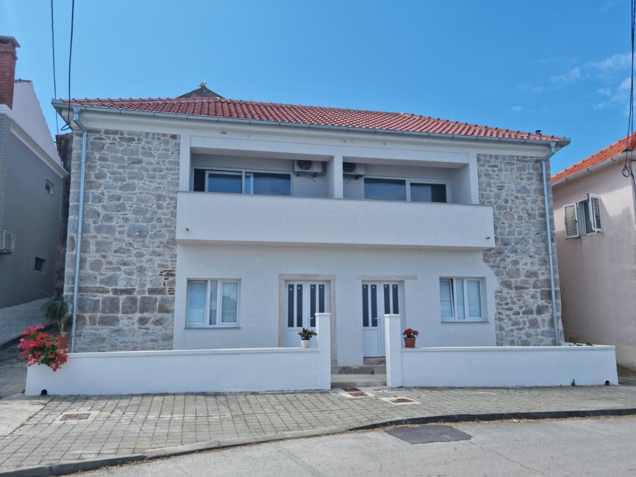 Kamena Kuca Pandorovica