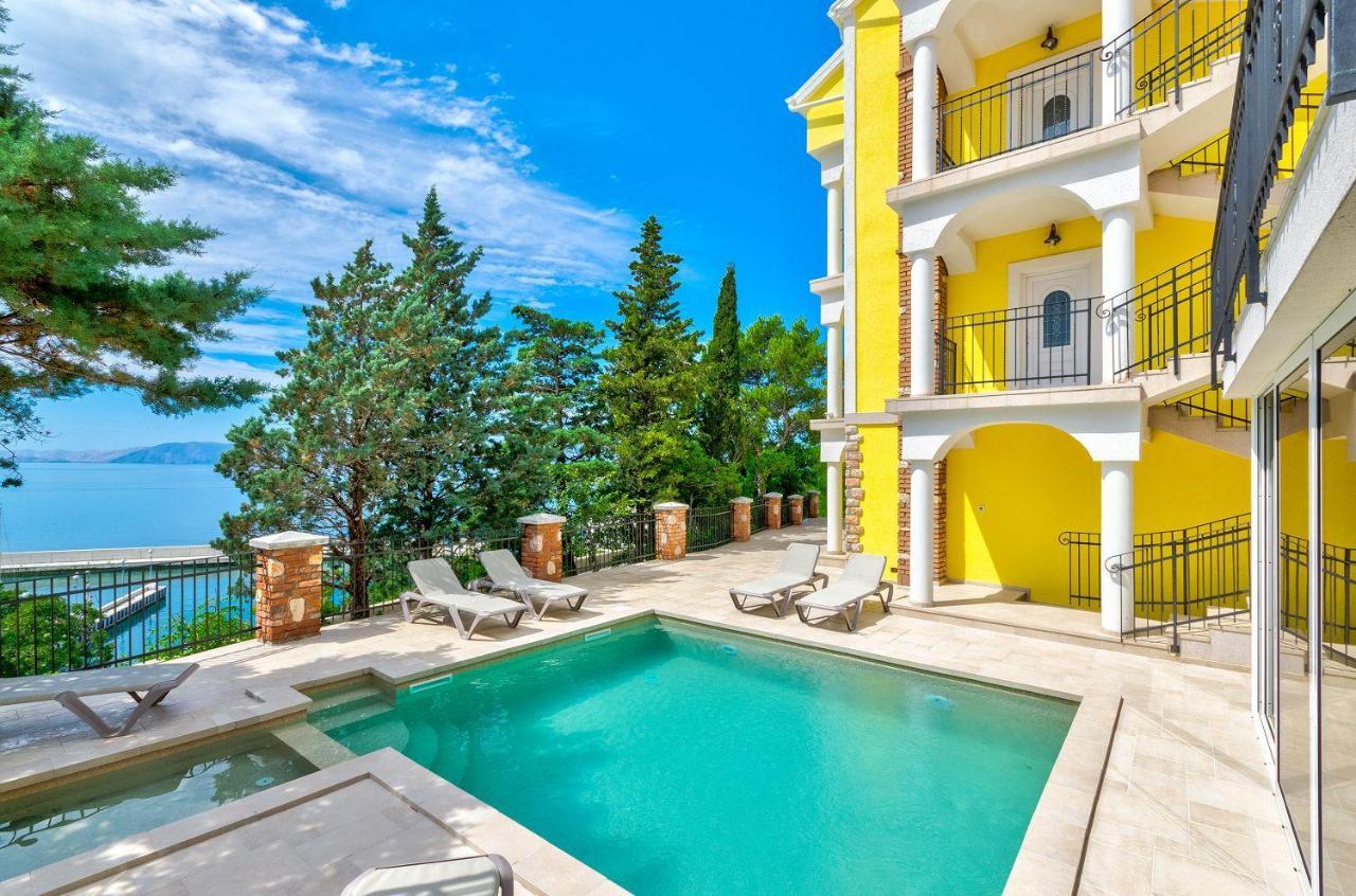 Exklusivobjekt Direkt Am Meer Mit Pool