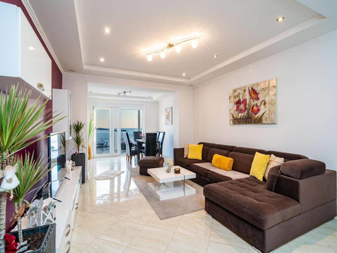 Apartments Sandito Two Bedroom Apartment With Terrace & Sea View