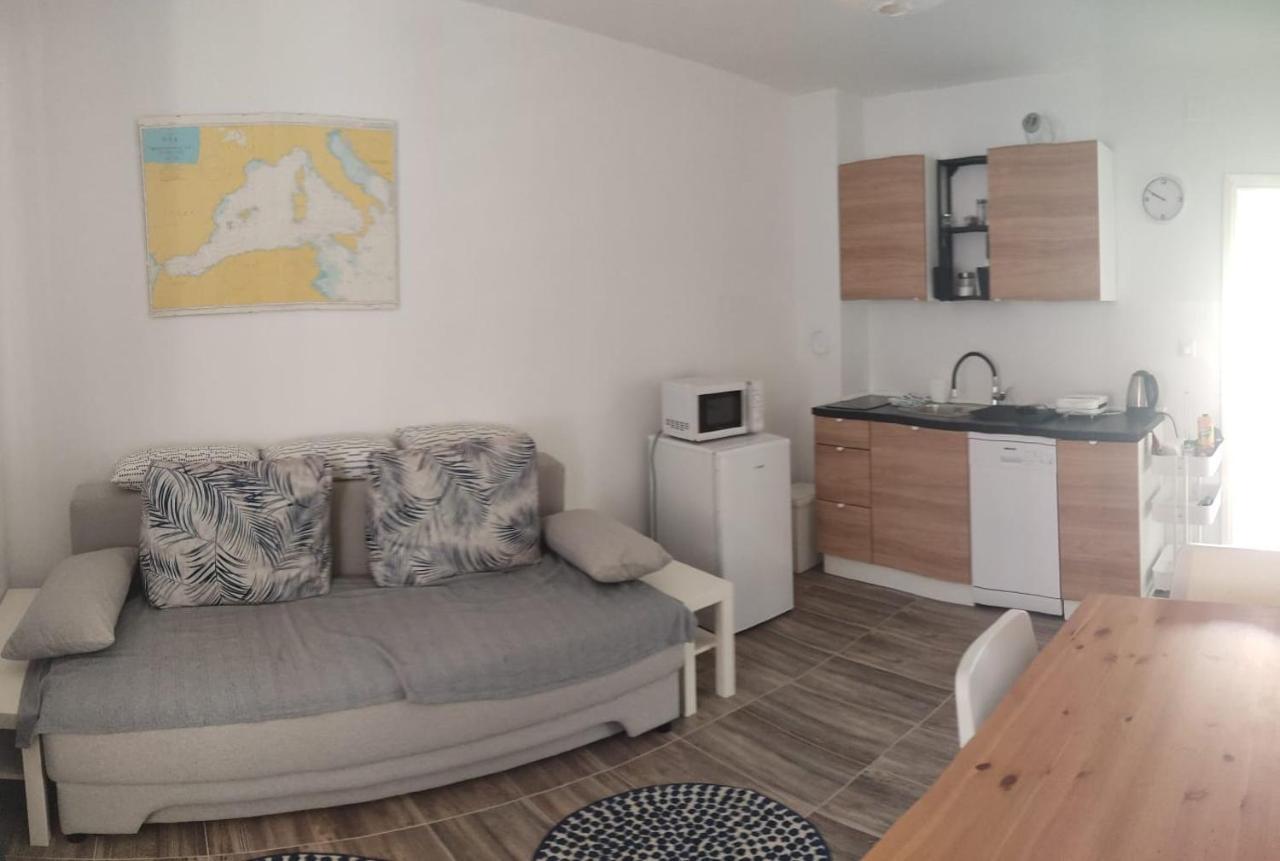 Levant, Cosy & Modern Apartment In Novalja Center