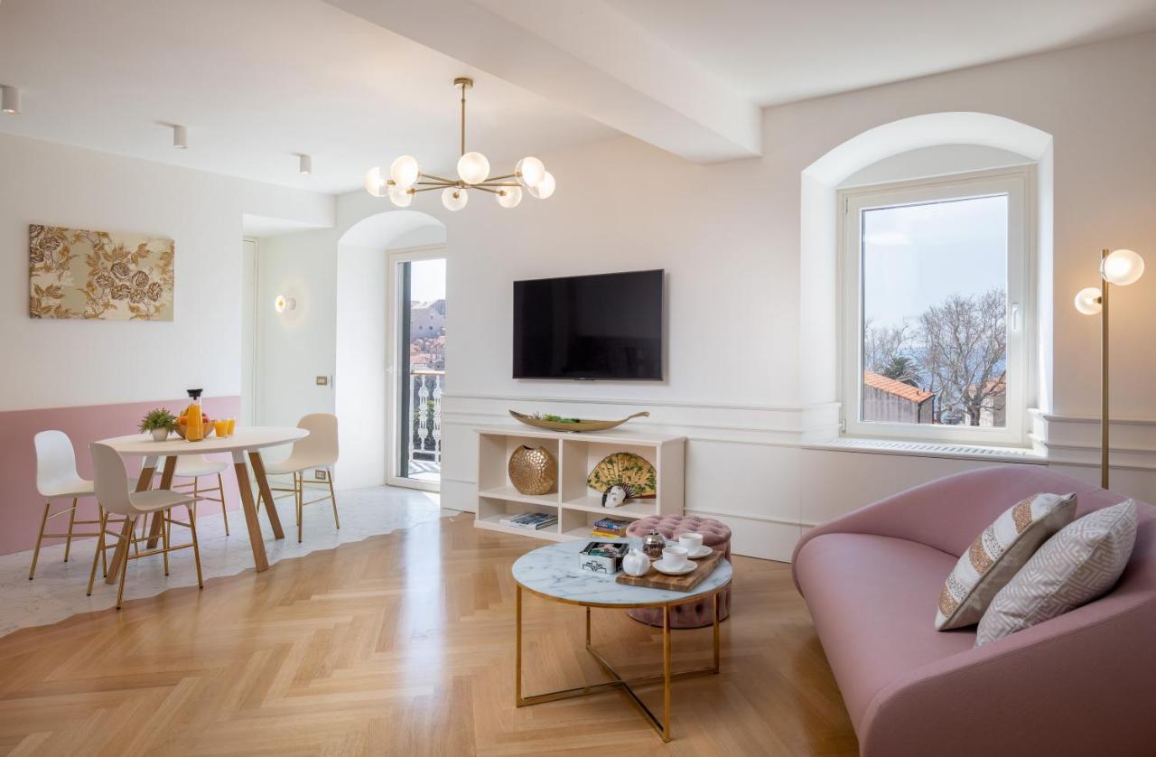 Deluxe Studio Rennesance Corner