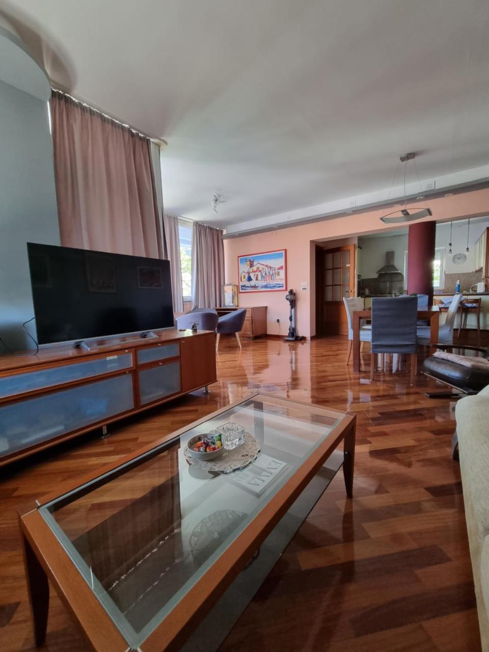 Blue Stella Luxury Apartment