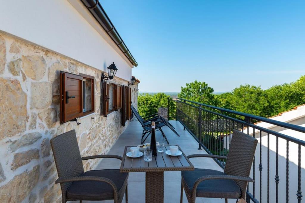 Holiday Home With Jacuzzi by Ta Leut Agency