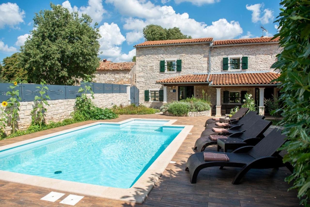 Ferienhaus In Krculi Mit Privatem Pool