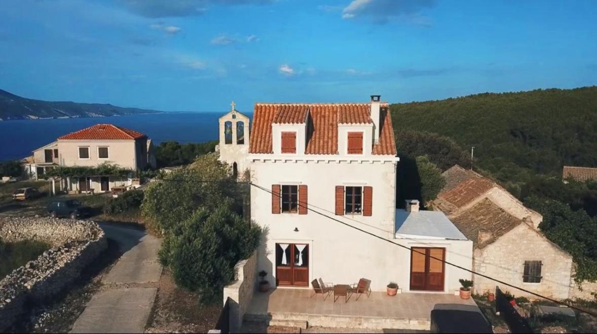 Villa On Bisevo Transfer & Car Included, 5 Min To The Sea