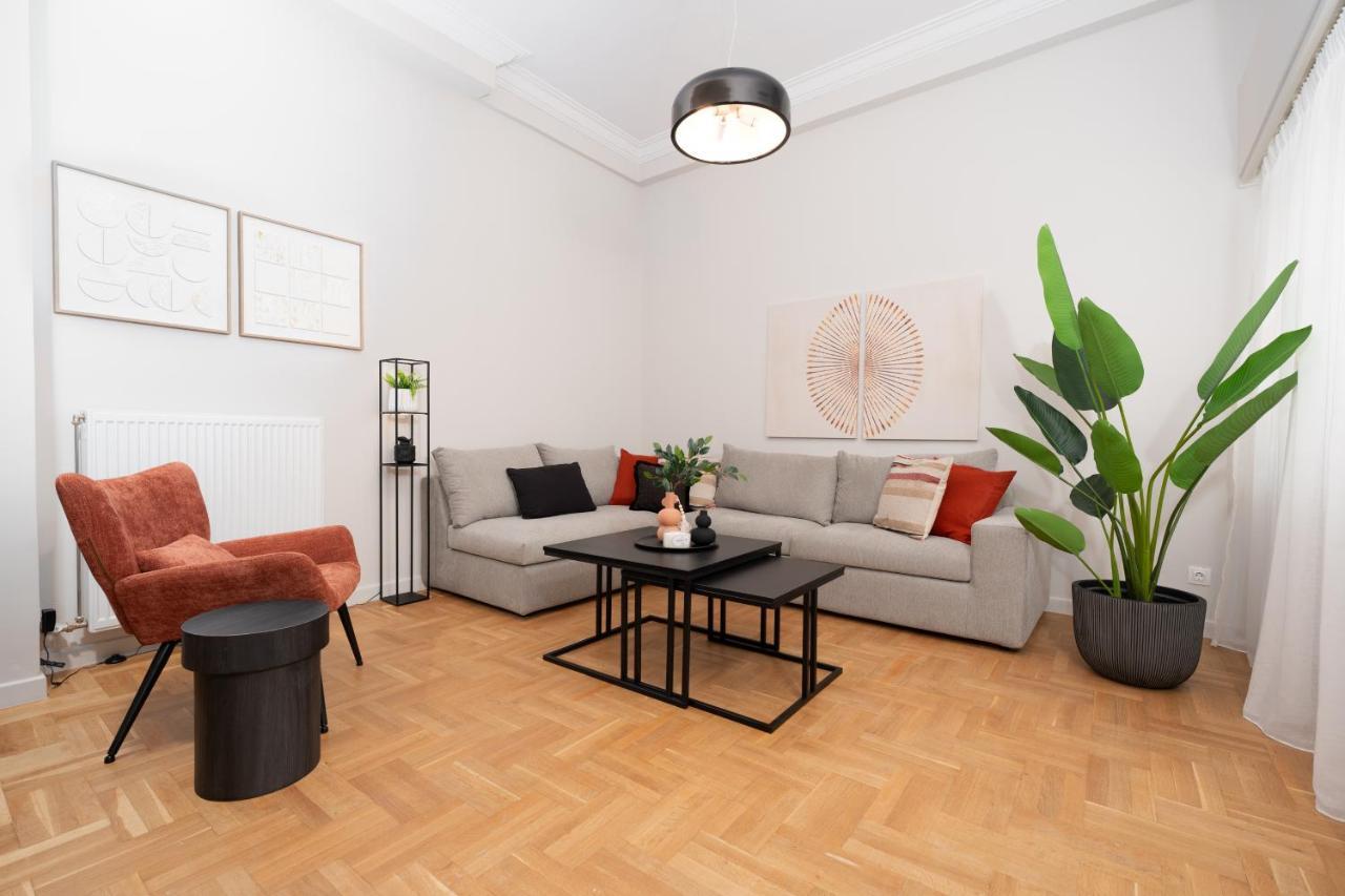 Spacious & Stylish Athens Apartment Walk To Metro