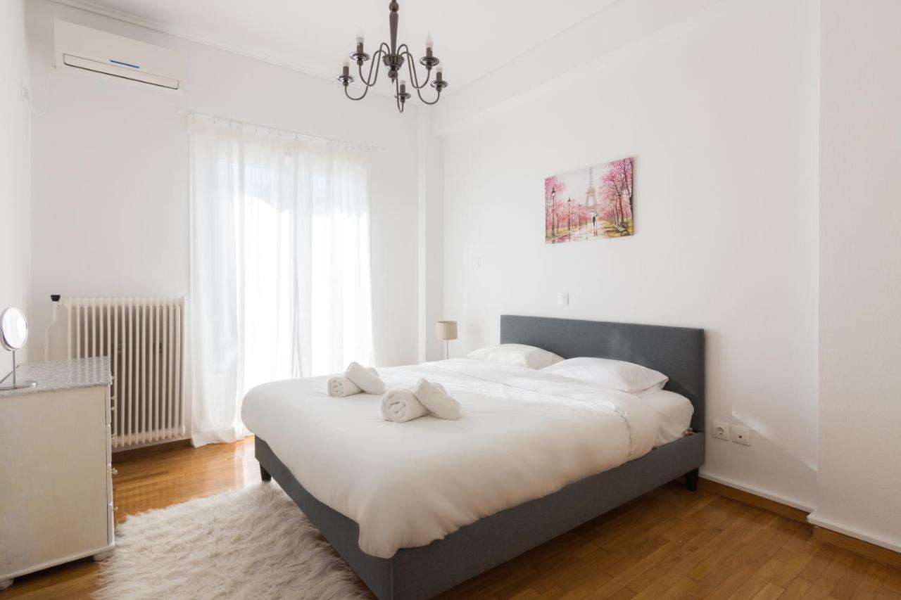 Spacious Apartment In Voula