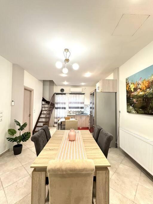 Tide & Tonic Spacious 1bd Apartment With Extra Loft Style Sleeping Area, Paleo Faliro