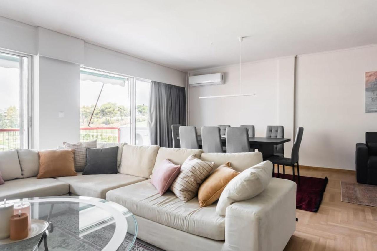 Spacious & Sunlit Seaside Flat