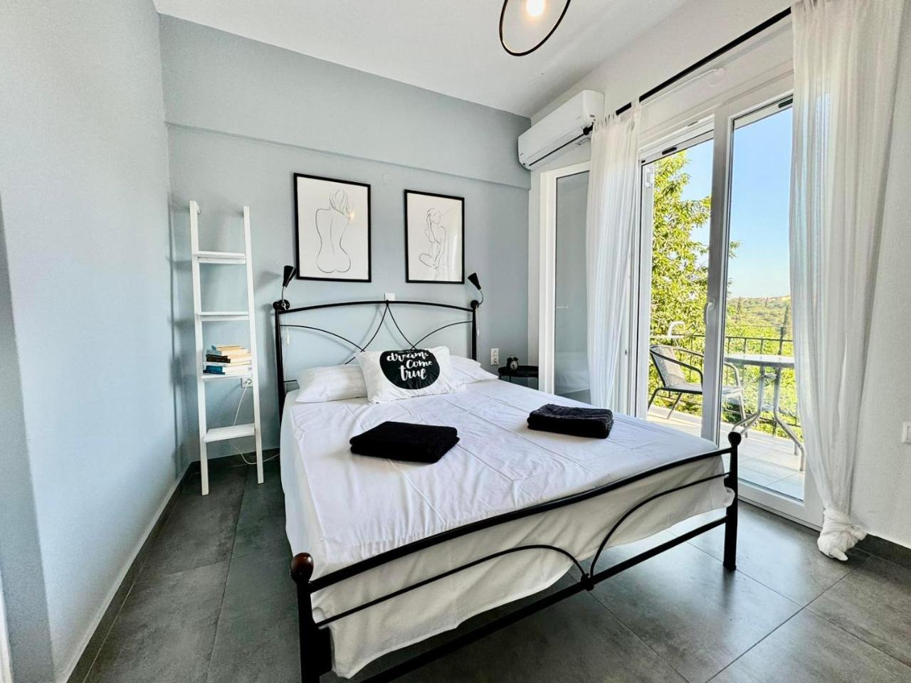 Alexander Apartment 3