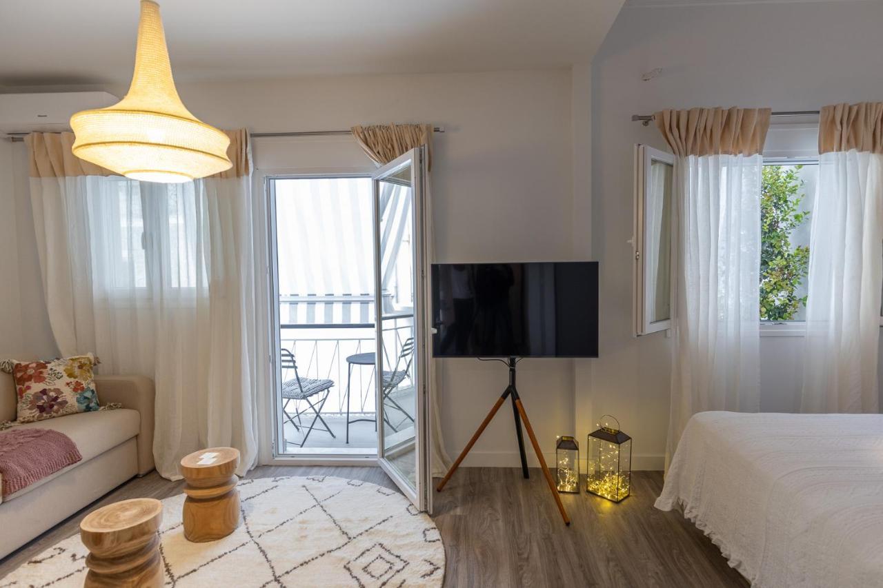 Votsala 5 Luxury Studio With Balcony In Piraeus