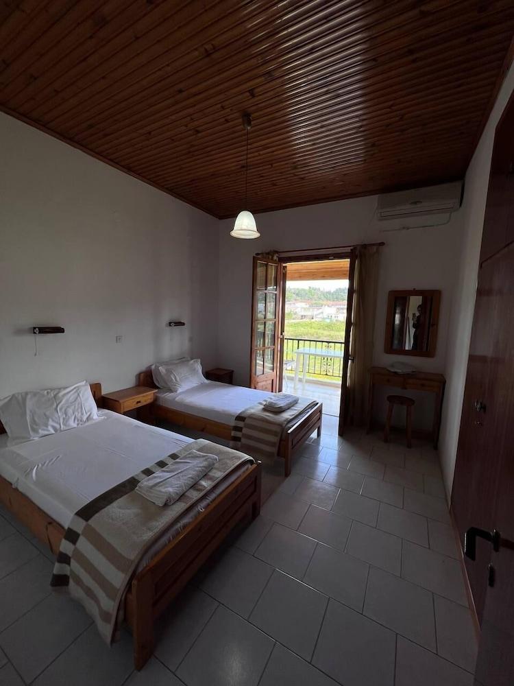 Gian Petro Apartments