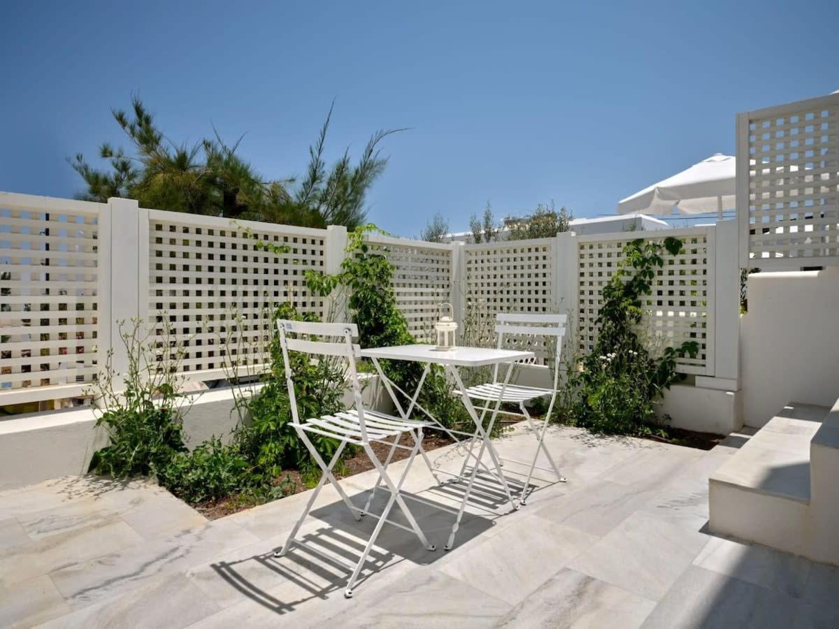 Villa Maria Naoussa Squares Blue & Gold Suite