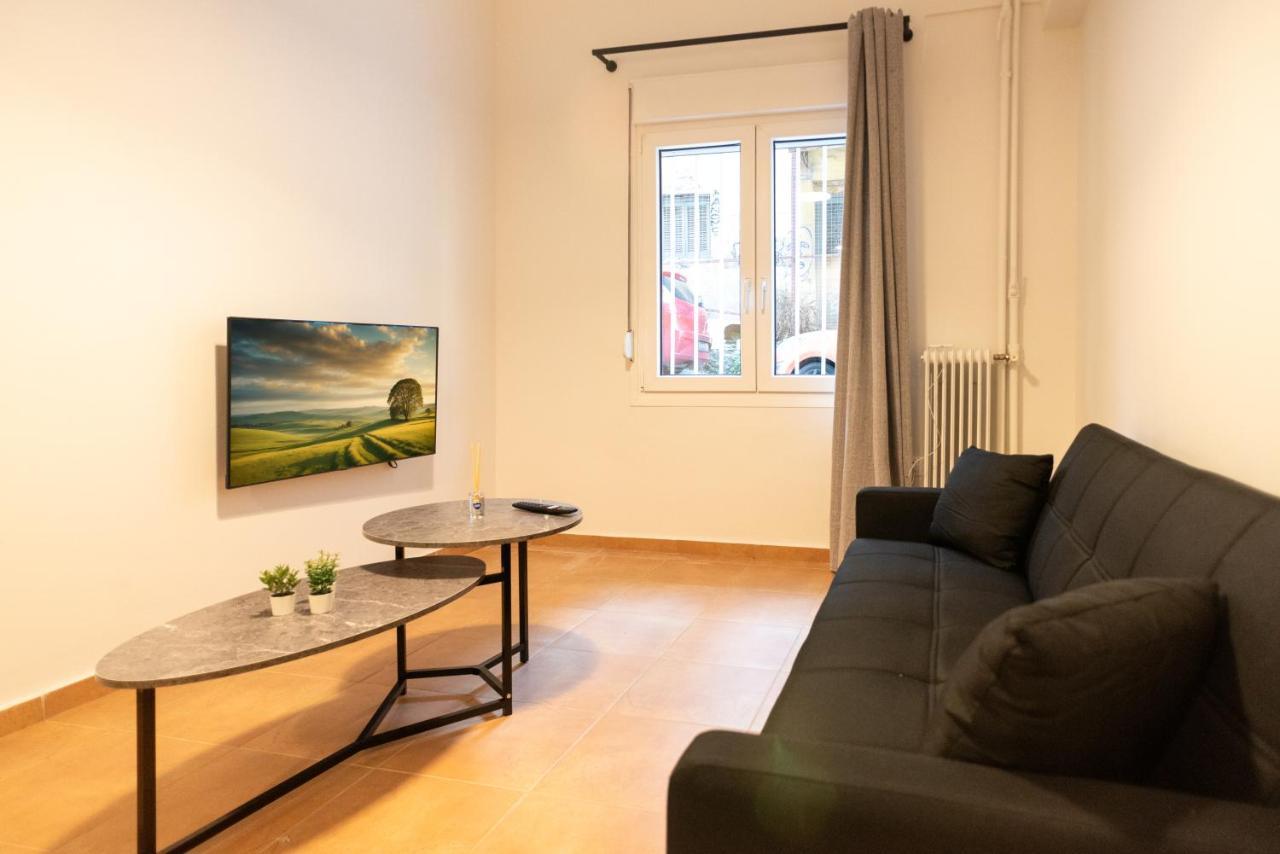 Oculus Ippokratous Apartment by Live & Travel