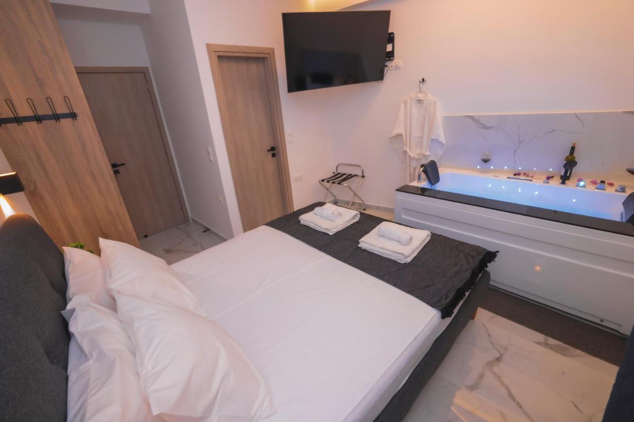 Zeos Finest Jacuzzi Suite