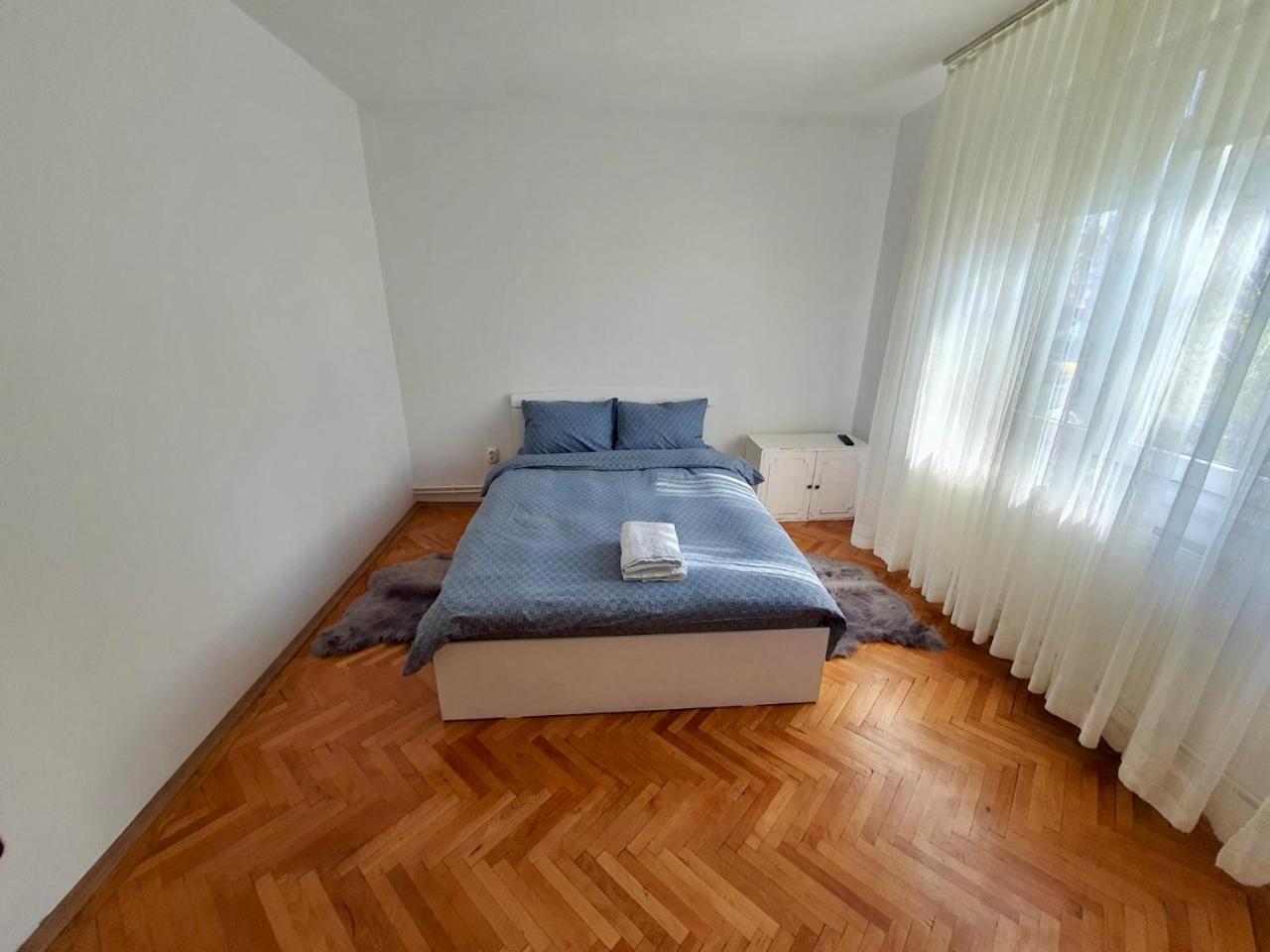 Maria's Apartments