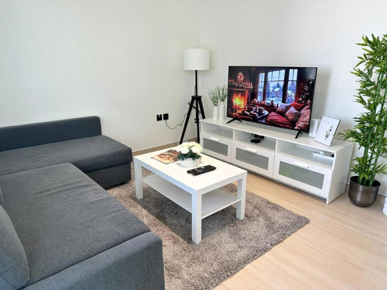 Sleek 1br Apt Jvc Quiet Space with Pool & Par