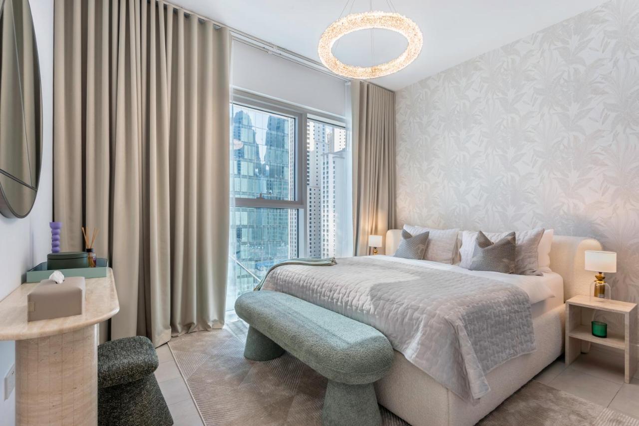 Ultra-Luxury 2br at la Vie Iconic Sea Views
