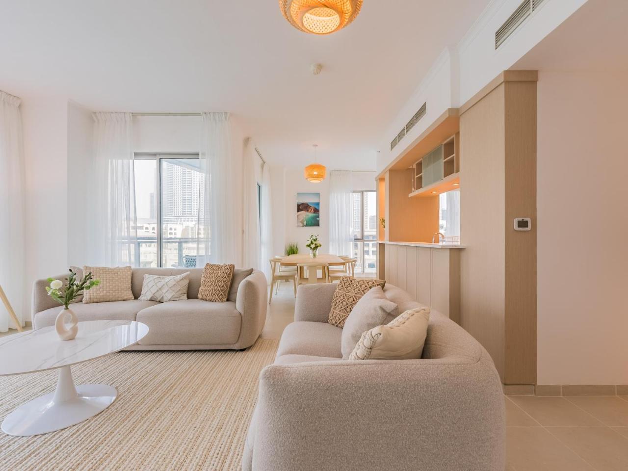 The 'Byron Bay' Condo - Coastal 2br - Executive Burj Khalifa Suite