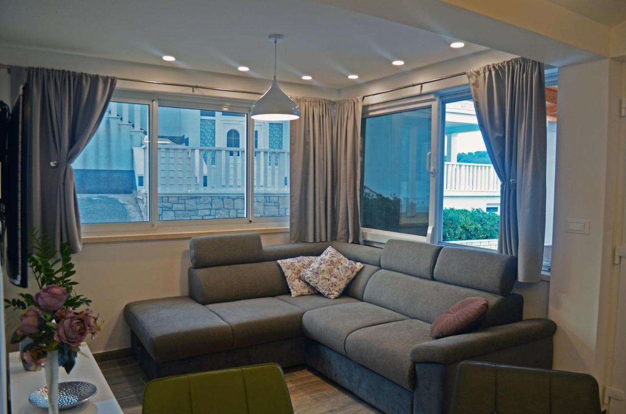 Apartments Rina Kneze