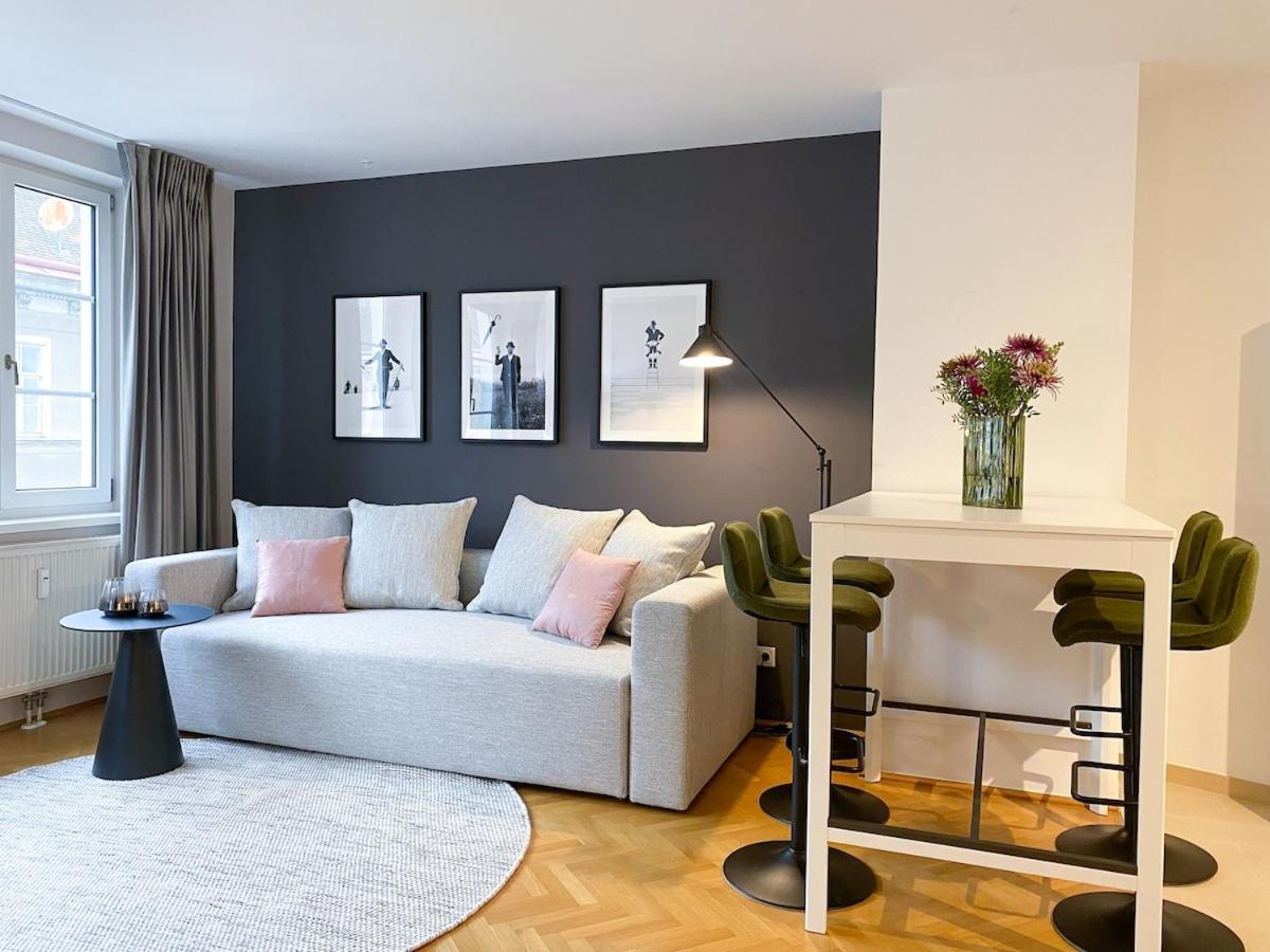 Nest Perfect For 2-4 Hip Area & Free Parking