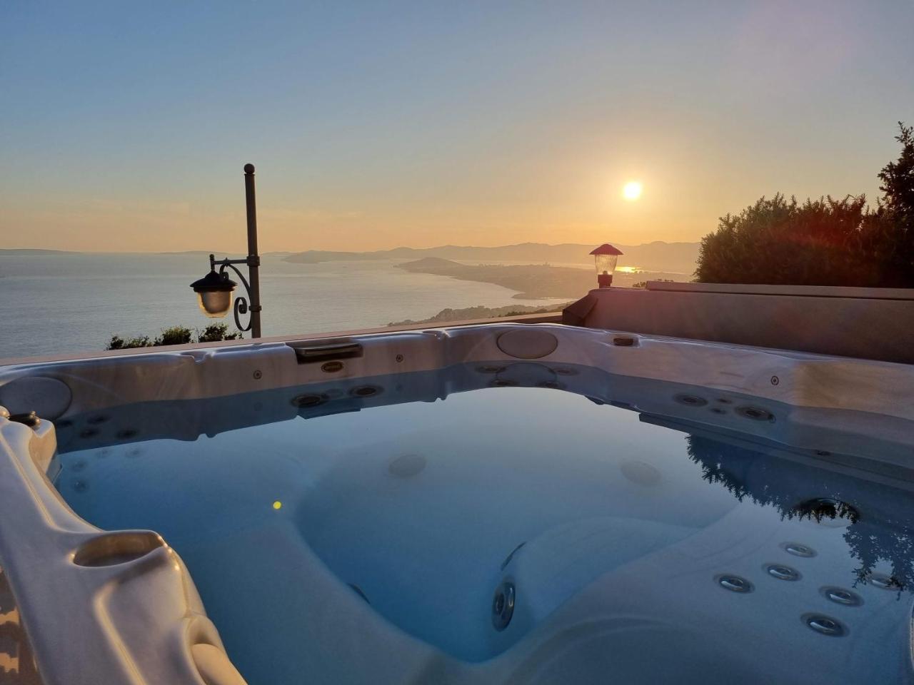 Villa Tonka With Jacuzzi