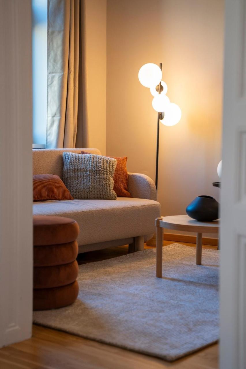 Urban Living Apt 6