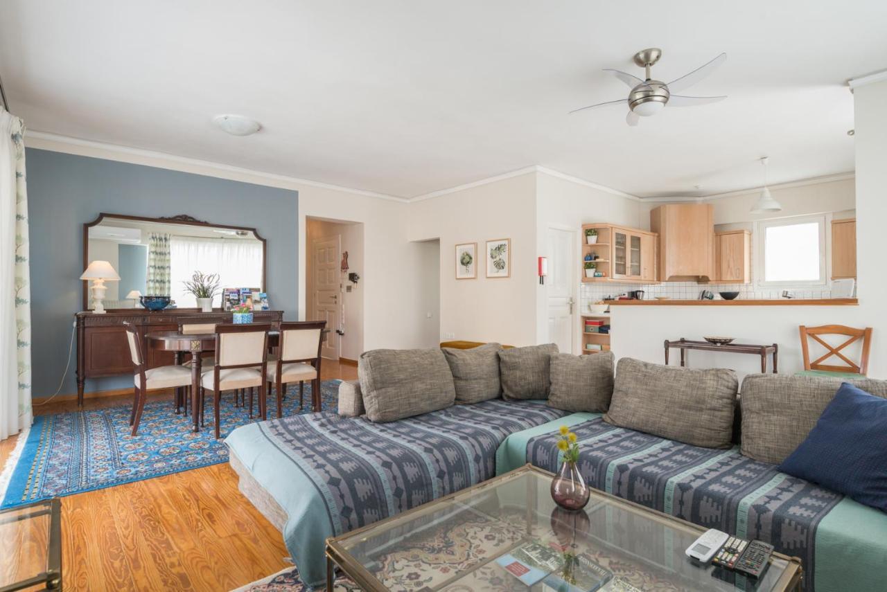 Comfortable Spacious Apartment At Central Position / Fil27