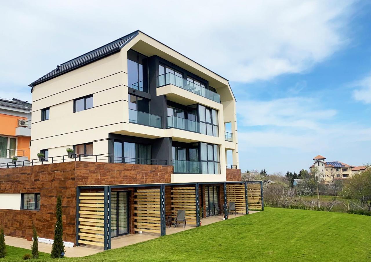 D & N Apartments Sinemorec