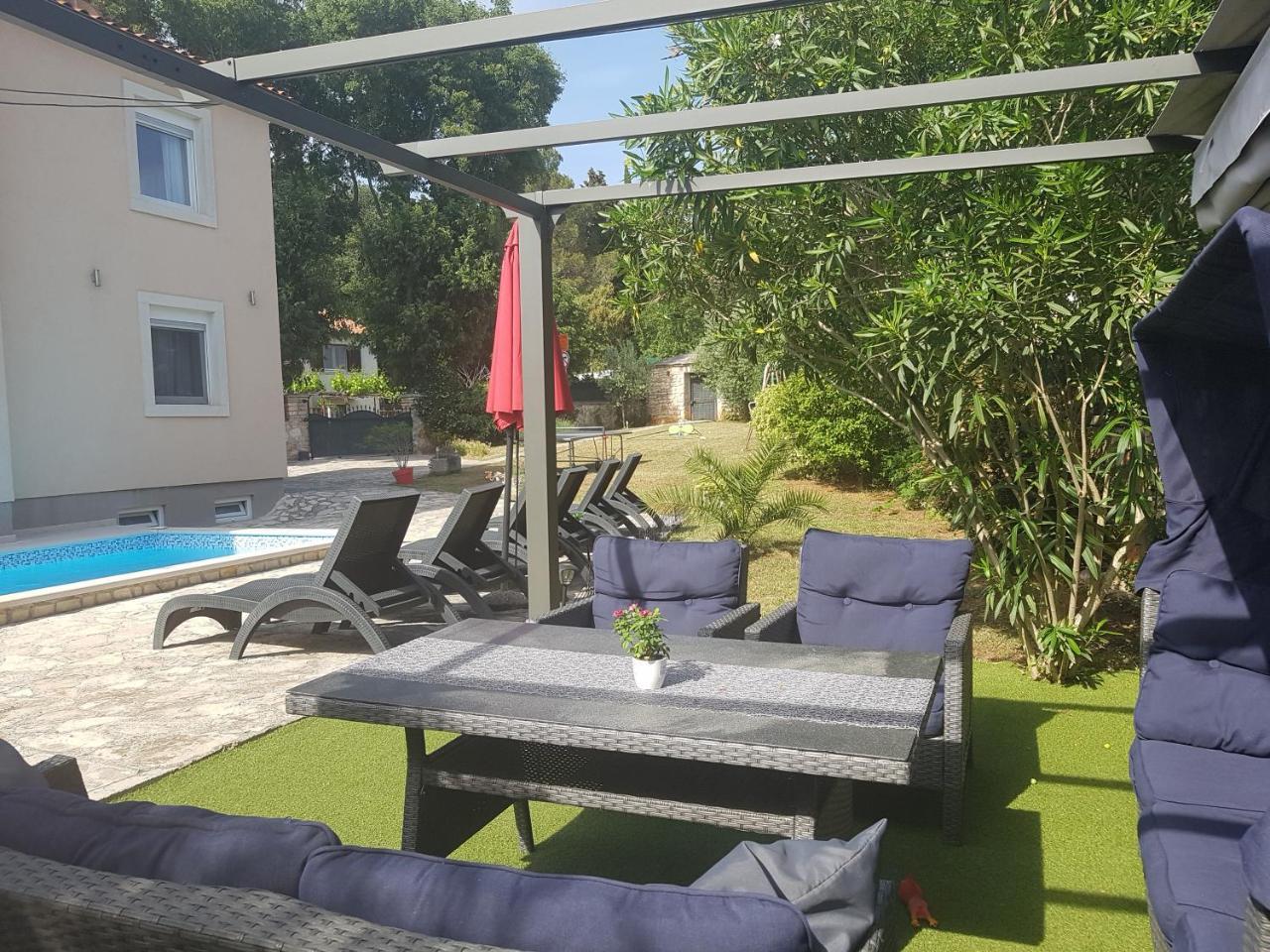Family Villa Oaza In Pula
