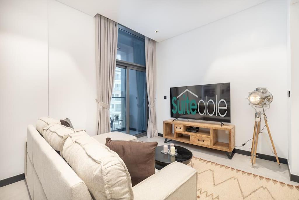 Ranch Living 1 Bedroom Apartment in Business Bay by Suiteable