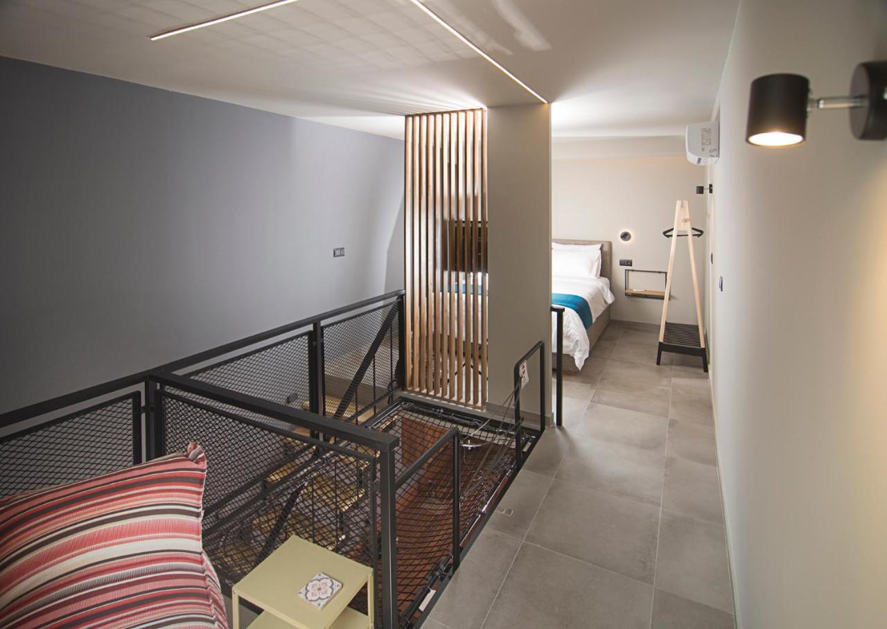 Apertura Minima Living Space Next To Sea