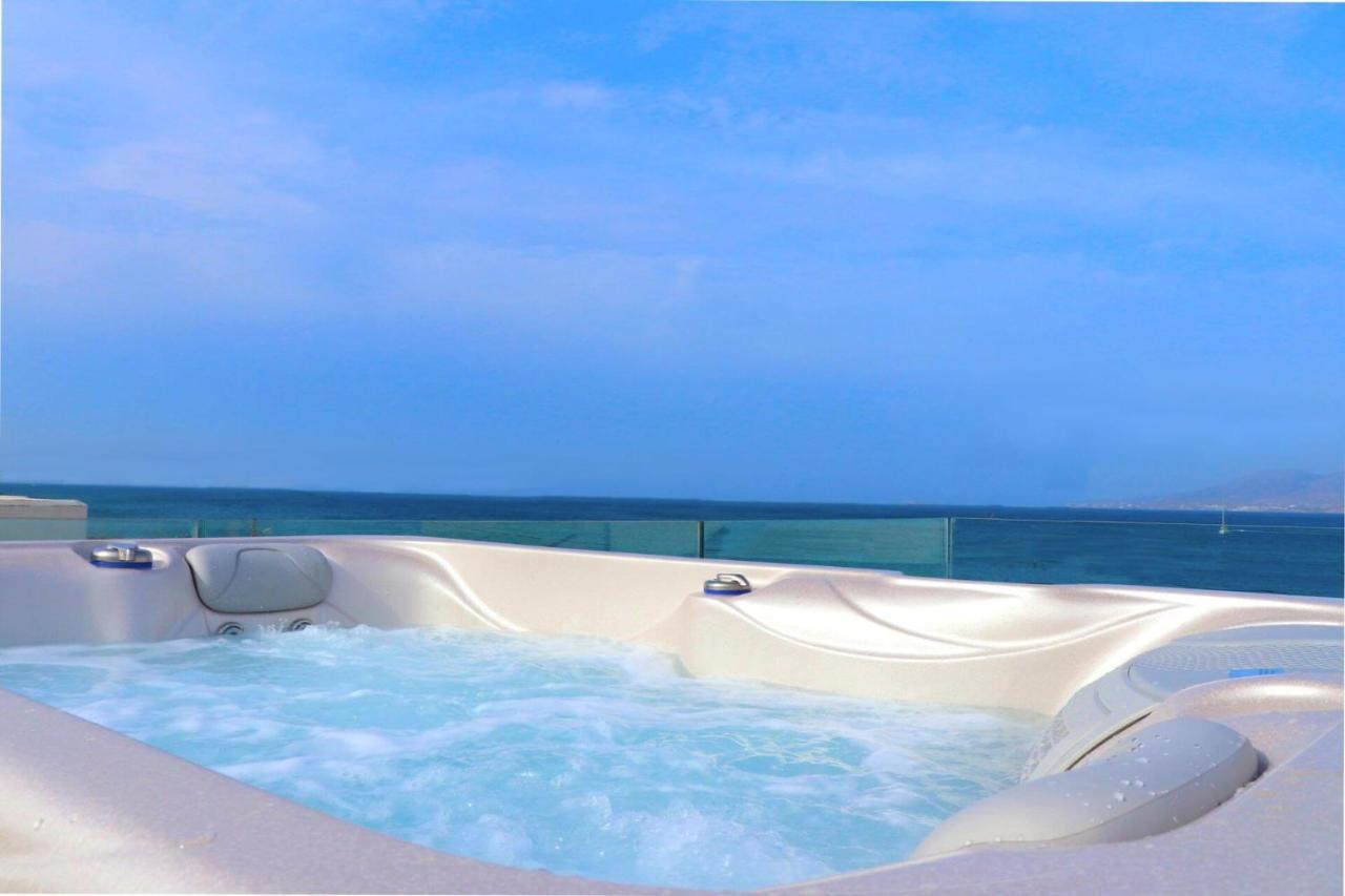 Beach Apartment Thalia With Hot Tub & Sea View