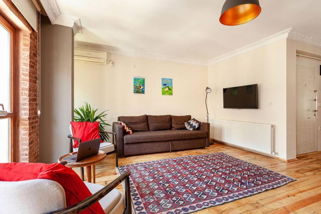 Central Location With 2 Bedrooms